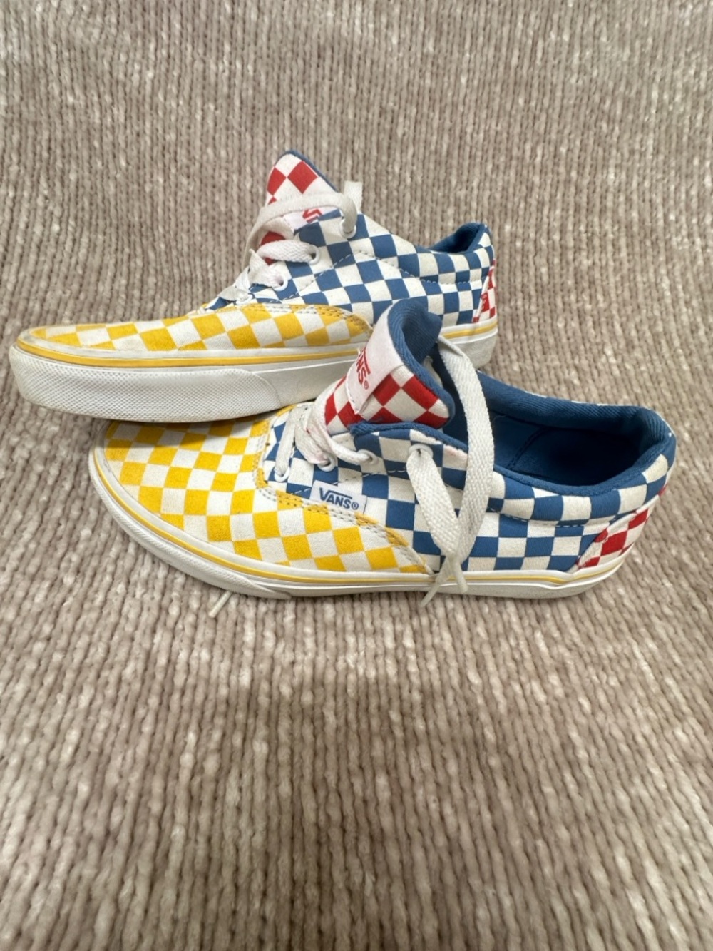 Van’s Doheny checkered low tops size 4.5 Youth